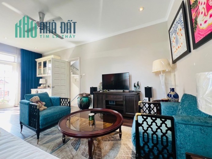 Bán nhà Âu Cơ - bên Tây Hồ - TTTM Lotte - ngõ nông ô tô vào - 52m2 x 6 tầng - 8 ngủ - ở luôn