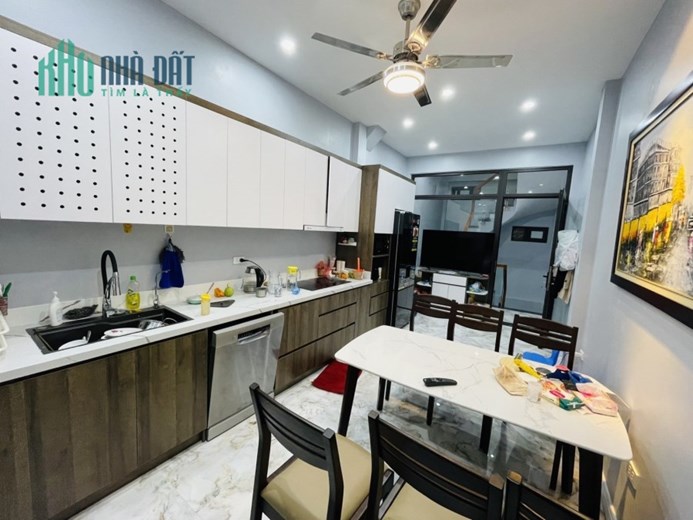 BÁN NHÀ VĨNH PHÚC, GẦN OTO, 30M2, 5 TẦNG, 4.98 TỶ.