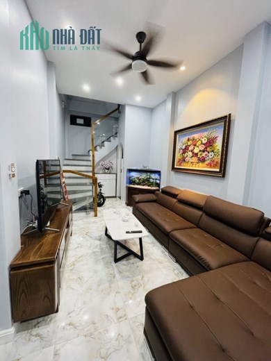 BÁN NHÀ VĨNH PHÚC, GẦN OTO, 30M2, 5 TẦNG, 4.98 TỶ.