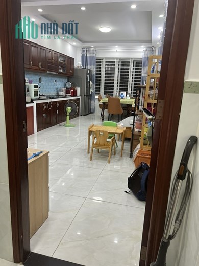 Chính chủ cho thuê nhà nguyên căn 1 trệt 4 lầu. hẻm xe tải Đào Duy Anh, P9, Phú Nhuận