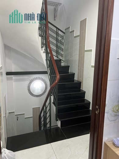 Chính chủ cho thuê nhà nguyên căn 1 trệt 4 lầu. hẻm xe tải Đào Duy Anh, P9, Phú Nhuận