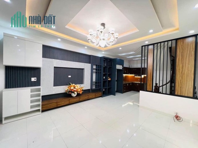 BÁN NHÀ XUÂN ĐỈNH –Gara 7 chỗ -ô tô tránh –ở sướng 80m 12.9 tỷ