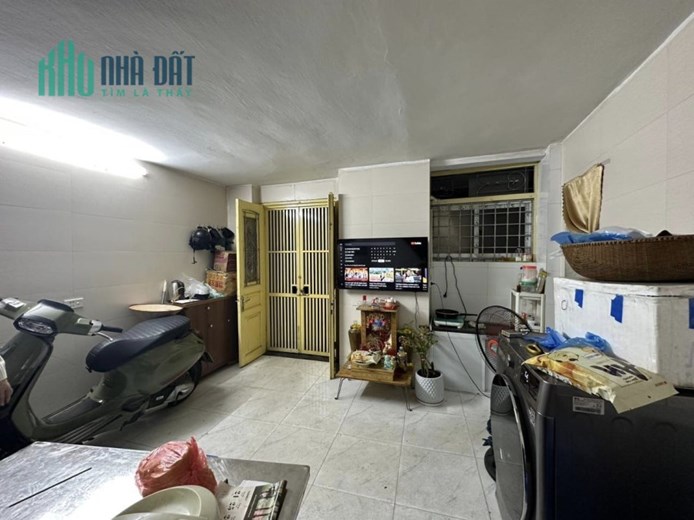 TIN NÓNG O9 2628 5559  Bán nhà Thịnh Hào 3. DT 19m², 4 tầng, MT 5.2m, giá 2.3 tỷ Đống Đa