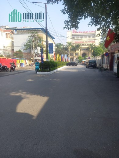 NÓNG O9 2628 5559 Bán nhà Chùa Bộc 48m², 2 tầng, MT 9m, giá 9.6 Tỷ Đống Đa