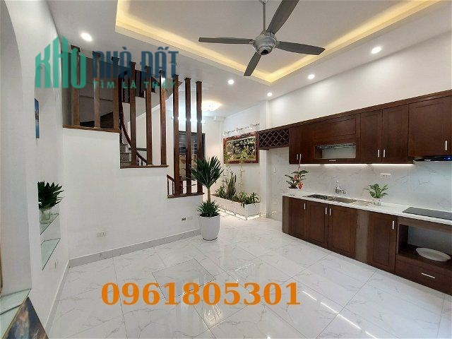 Bán Nhà Ngọc Thụy hai thoáng 35m2, mặt tiền 5m, hơn 3 tỷ Long Biên Hà Nội.