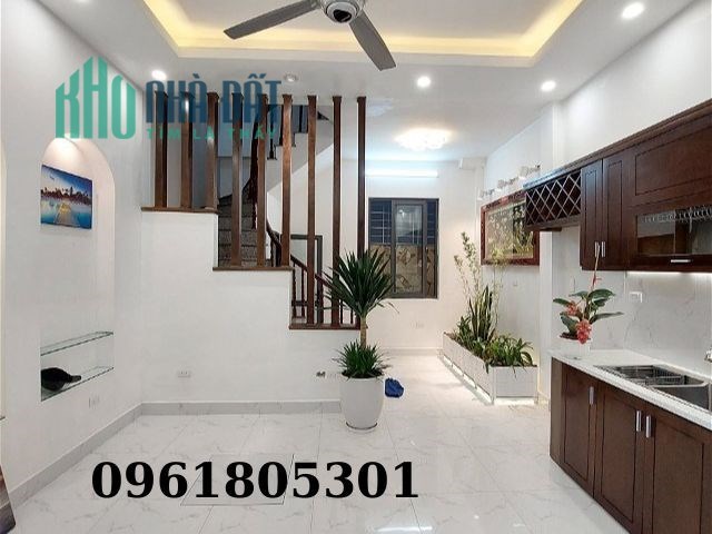 Bán Nhà Ngọc Thụy hai thoáng 35m2, mặt tiền 5m, hơn 3 tỷ Long Biên Hà Nội.