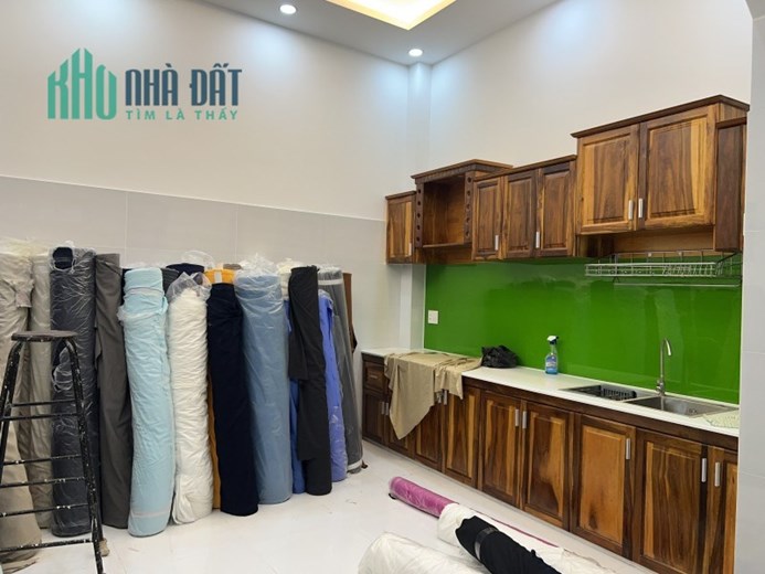 Bán Nhà Ni Sư Hỳnh Liên, Tân Bình, 3 Tầng Đẹp Lung Linh, 51m2, Chỉ 5.5 Tỷ