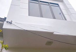 Bán nhà độc lập sân cổng riêng ngõ 562 Nguyễn Văn Linh, 50m 4 tầng GIÁ 2.48 tỉ
