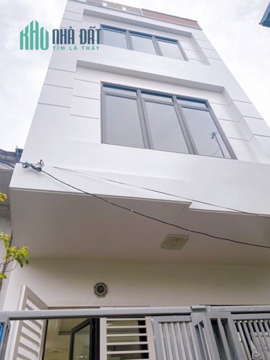 Bán nhà độc lập sân cổng riêng ngõ 562 Nguyễn Văn Linh, 50m 4 tầng GIÁ 2.48 tỉ