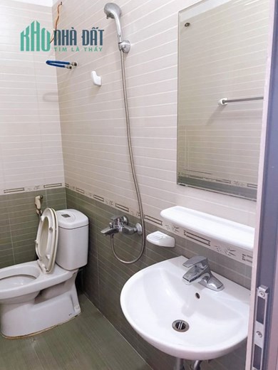 Bán nhà độc lập sân cổng riêng ngõ 562 Nguyễn Văn Linh, 50m 4 tầng GIÁ 2.48 tỉ
