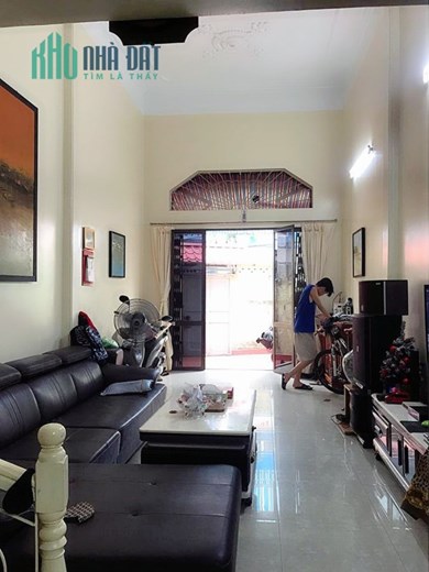 Bán nhà phố Hàng Kênh, 63m 2.5 tầng GIÁ 3.15 tỉ, sân cổng riêng