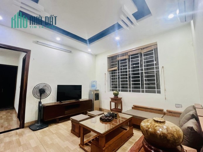 Cần bán Biệt Thự nhà vườn Việt Hưng, vị trí đẹp gần vincom. 200m2, MT 10m. Giá 32 tỷ