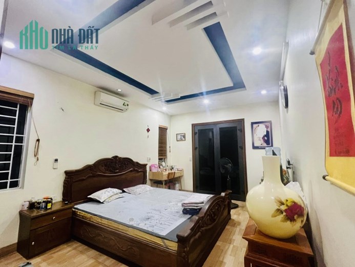 Cần bán Biệt Thự nhà vườn Việt Hưng, vị trí đẹp gần vincom. 200m2, MT 10m. Giá 32 tỷ