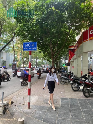 Tòa nhà phố VIP Ngụy Như Kon Tum 8 tầng thang máy 90m MT8,4m chỉ hơn 27 tỷ.