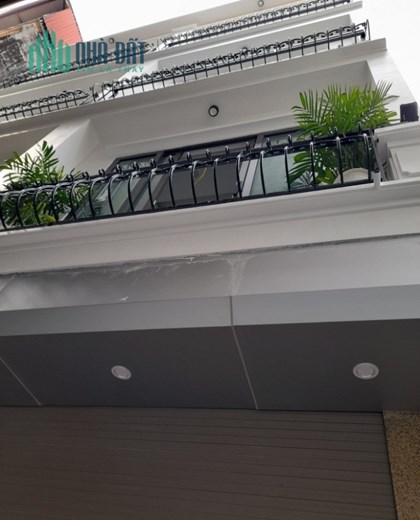 Bán nhà Vương Thừa Vũ ô tô tải cách nhà 5m, 2 thoáng vĩnh viễn, 35m Xây 5 tầng mới giá 4,6 tỷ