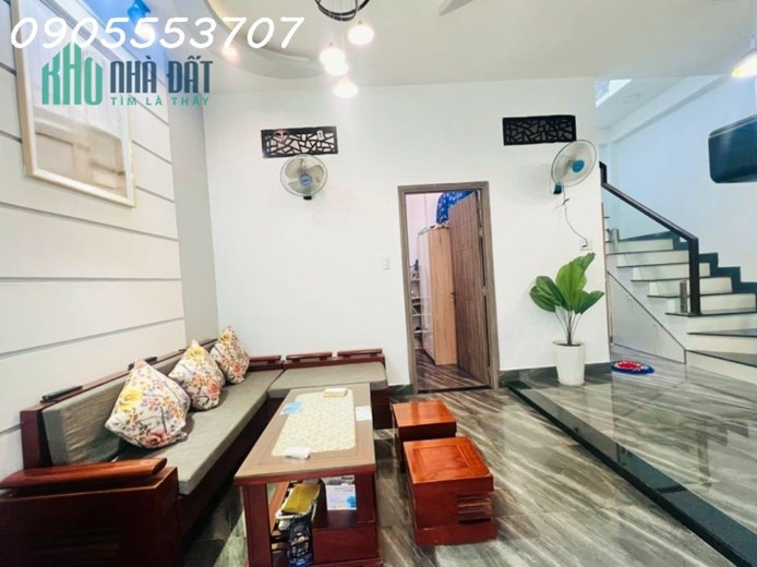 SẬP HẦM NHÀ ĐẸP - Chỉ 2,x tỷ - Nhà 2 tầng bóng loáng- Sát đường BÀU HẠC, Hải Châu, ĐN