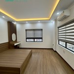 Bán nhà Hoàng Như Tiếp, Long Biên, Dt 32m, nhà 5 tầng, giá hơn