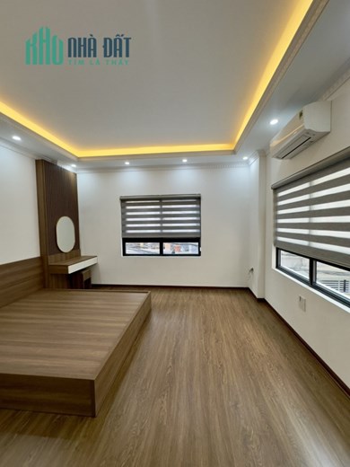 Bán nhà Hoàng Như Tiếp, Long Biên, Dt 32m, nhà 5 tầng, giá hơn
