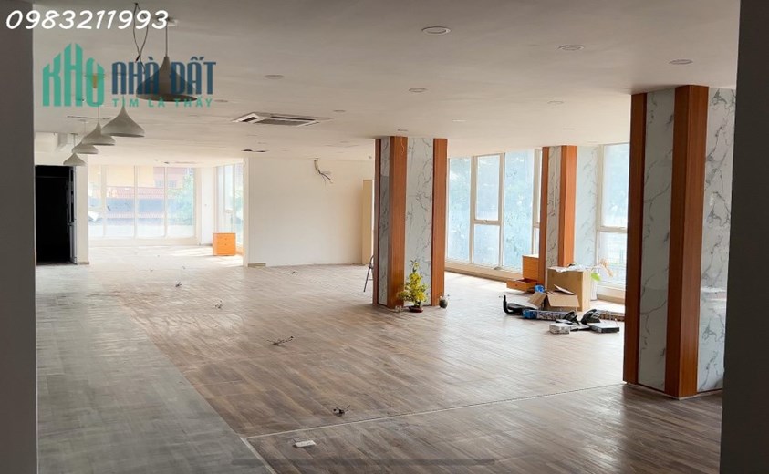 [Chính Chủ] - Cho Thuê Văn Phòng (90m²) 331 Bến Vân Đồn - Quận 4