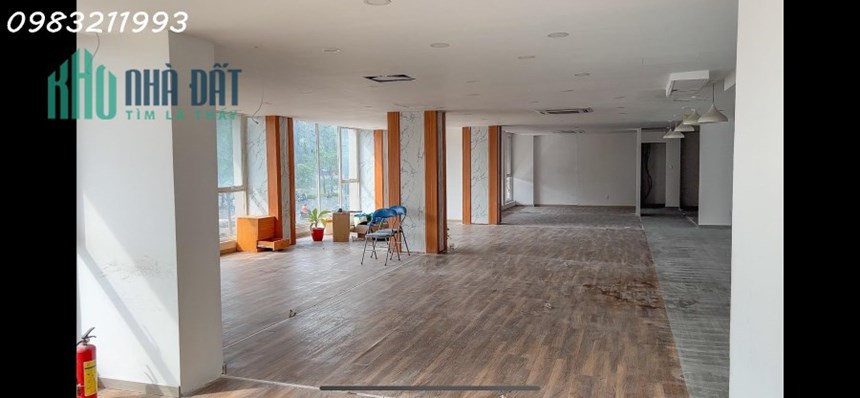 [Chính Chủ] - Cho Thuê Văn Phòng (90m²) 331 Bến Vân Đồn - Quận 4