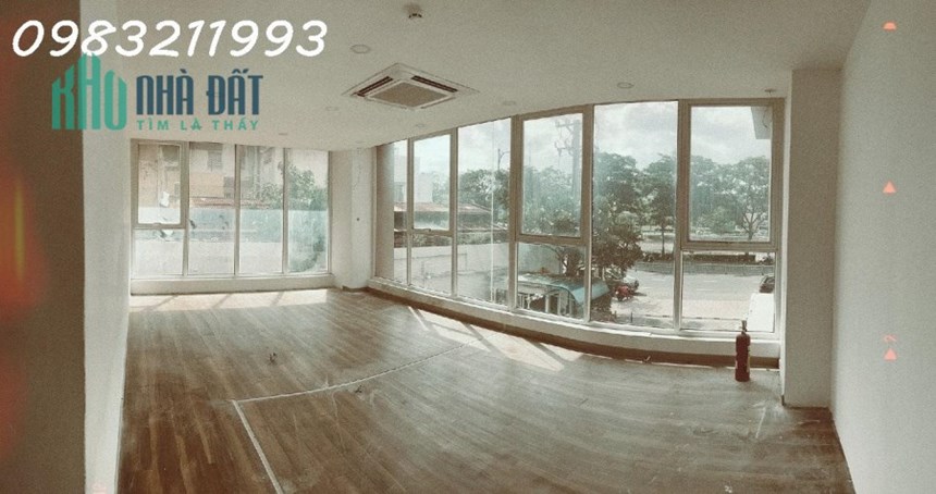 [Chính Chủ] - Cho Thuê Văn Phòng (30m²) 331 Bến Vân Đồn - Quận 4