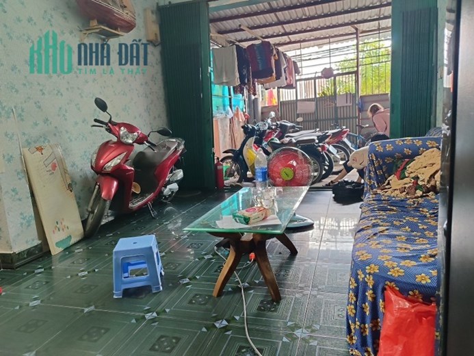 Bàn Nhà HXH ,3 Tầng . Đang Kinh Doanh , Xa Lộ Hà Nội, 90m2 , Hoàn Công , Phước Long B . Q9 , Chỉ