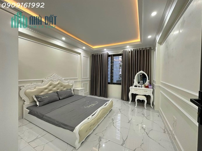 Nhà 4 tầng mới sân cổng 70m2 ô tô vào nhà tại Miếu Hai Xã quá r.ẻ