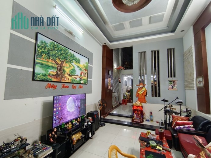Xuất ngoại bán nhà Tô Ký Tân Chánh Hiệp Q12  HXT 5m x 13m 3 tầng chỉ 4.1 tỷ