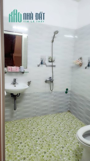 Bán nhà gần mặt đường Kiều Sơn, 45m 3 tầng GIÁ 2.65 tỉ, có nội thất