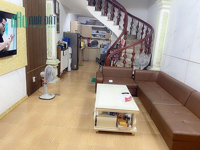 Bán nhà mặt ngõ 302 Văn Cao, 48m 4 tầng GIÁ 4.5 tỉ, ngõ thông Cầu Rào