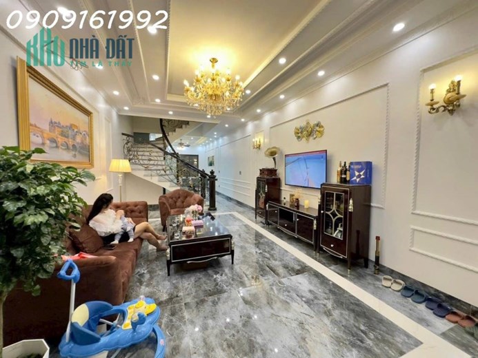 Nhà Văn Cao view vườn hoa không còn căn thứ 2 90m2 sân cổng chỉ 7,x tỷ