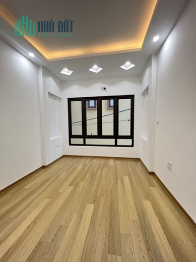 Cực hiếm. Bán nhà Định Công, Hoàng Mai. 45m2 x 4 Tầng. MT 4.5m. Ô TÔ ĐỖ CỬA. Chỉ hơn 5 Tỷ.