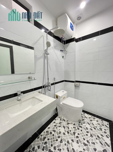 Cực hiếm. Bán nhà Định Công, Hoàng Mai. 45m2 x 4 Tầng. MT 4.5m. Ô TÔ ĐỖ CỬA. Chỉ hơn 5 Tỷ.