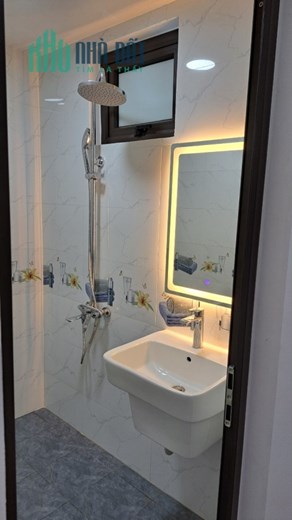Bán nhà Nguyễn Trãi, Thanh Xuân. 35m2 x 6T. MT 4.5m. PHÂN LÔ. Hàng xóm Royal City. Nhỉnh 5 Tỷ.