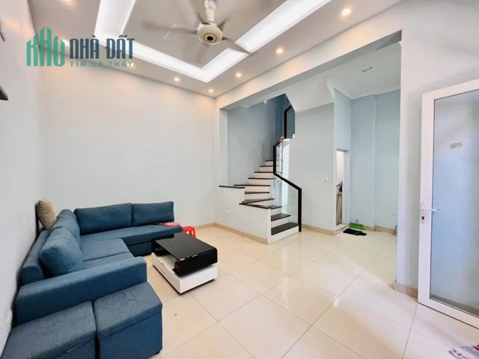 BÁN GẤP KIM NGƯU, NHÀ ĐẸP Ở LUÔN, 2 THOÁNG, NHỈNH 4 TỶ 0901753139