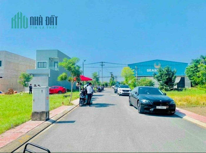 ĐẤT NGỘP - NGAY CHỢ BÌNH CHÁNH - 131M2 - GIÁ CHỈ 23TR/M2
- RẺ NHƯ ĐẤT LONG AN