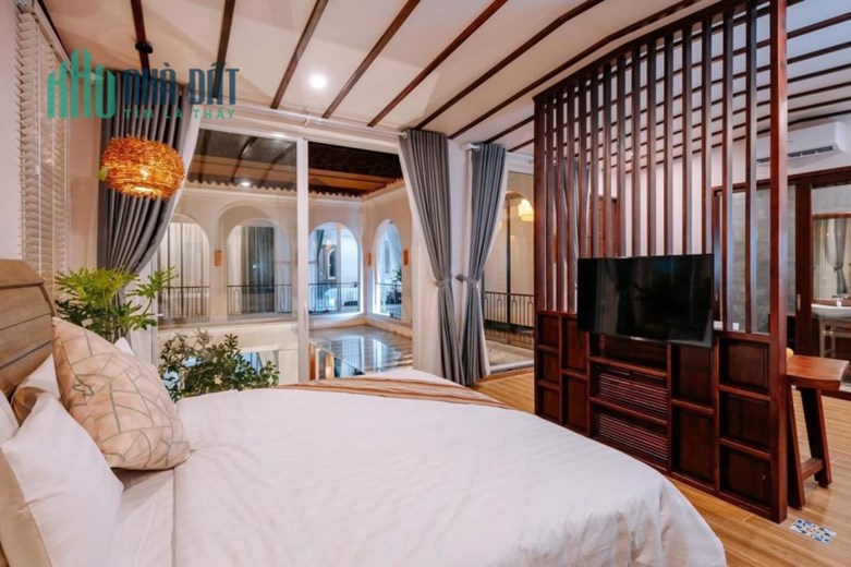 Giảm 2 tỷ! Bán Biệt thự biển An Bàng, phố cổ Hội An; 225m2, 5PN, Dòng Tiền 1 tỷ/n. Giá 9,9x tỷ