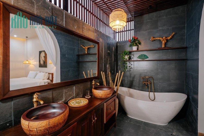 Giảm 2 tỷ! Bán Biệt thự biển An Bàng, phố cổ Hội An; 225m2, 5PN, Dòng Tiền 1 tỷ/n. Giá 9,9x tỷ