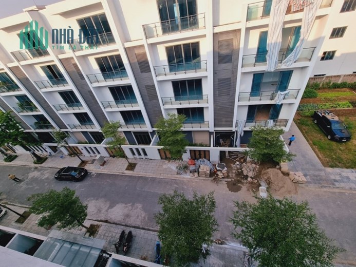 Bán biệt thự liền kề -Goldmark City,90m*5T*5MT 2 thoáng ô tô tránh - vỉa hè - dân trí cao tc 18 tỷ