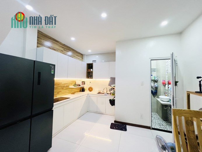 Bán nhà phường Linh Tây - Thủ Đức - nhà đẹp 2 tầng - 2 phòng ngủ - giá 3.5 tỷ.