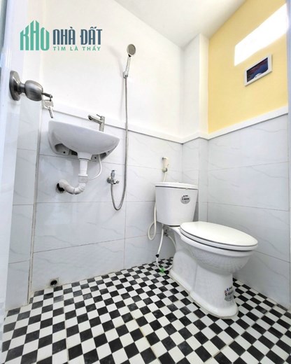 Hẻm xe tải đậu cửa đường Lê Quang Sung, P9, Quận 6, 35m2 Chỉ 2.99 Tỷ