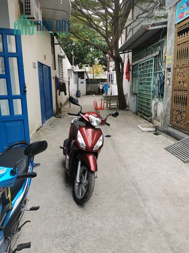 🏠🏠NHÀ CẤP 4, VUÔNG VỨC, HẺM CỤT YÊN TĨNH, XE HƠI NGỦ TRONG NHÀ, SÁT ĐƯỜNG NGUYỄN THỊ