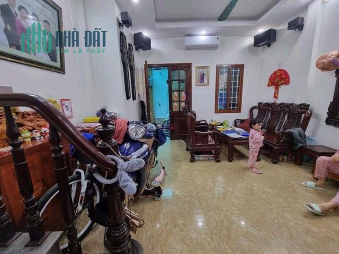 ĐẸP Ở NGAY, TRƯỚC NHÀ SH QUAY ĐẦU - Nhà 4 tầng Kim mã_Nguyễn Thái Học 30m_MT4m_3.8 tỷ