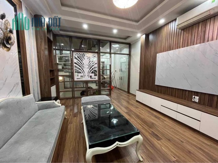 Nhà ĐẸP, sát LK Ngô Thì Nhậm, DT 32m2, nhỉnh 3 tỷ