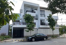 Cho thuê biệt thự phố 2 mặt tiền, 3 tầng chính chủ 0913435070
Số 20 Đường Bùi Quốc Hưng, Phường