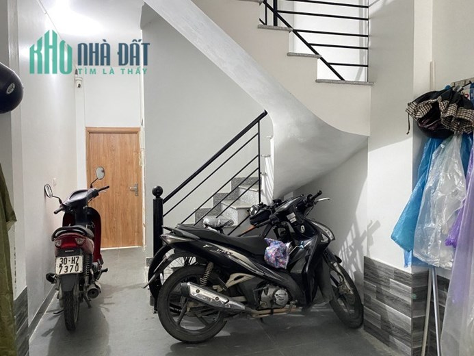 Bán nhà Doãn Kế Thiện, Cầu Giấy. 45mx6; TM; giá 8 tỷ 4