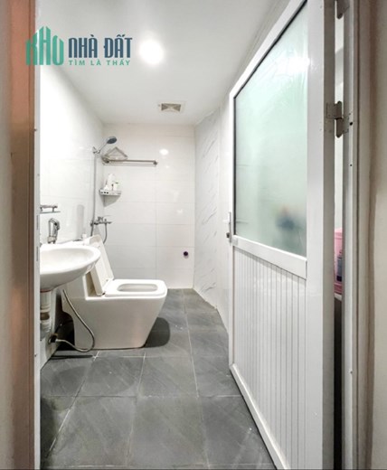 30M ra mặt phố Khâm Thiên,ngõ ba gác tránh nhau,33M x3 tầng,3 ngủ đủ công năng,mặt tiền hoa