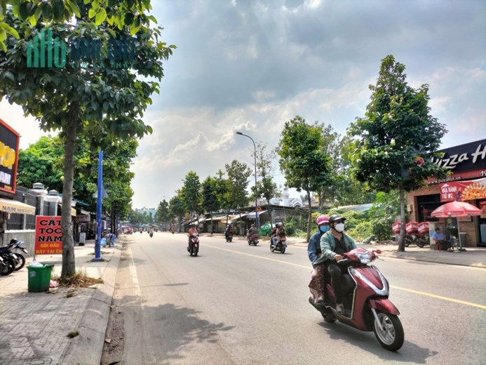 Đất mặt tiền, đường rộng, diện tích lớn, khu thị trấn Hóc Môn