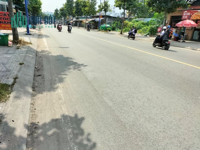 Đất mặt tiền, đường rộng, diện tích lớn, khu thị trấn Hóc Môn