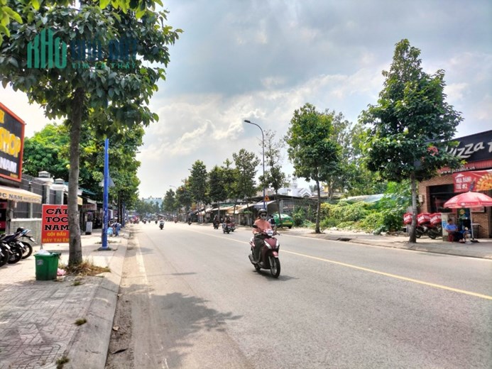 Đất mặt tiền, đường rộng, diện tích lớn, khu thị trấn Hóc Môn